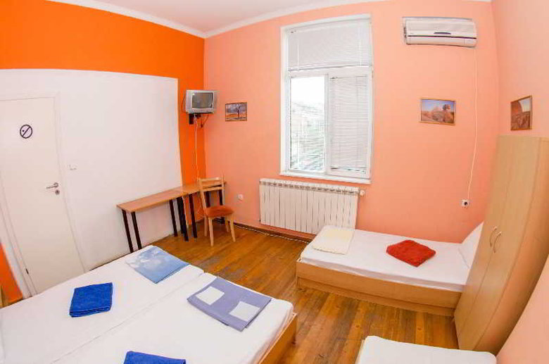 Hostal Galiani Hostel