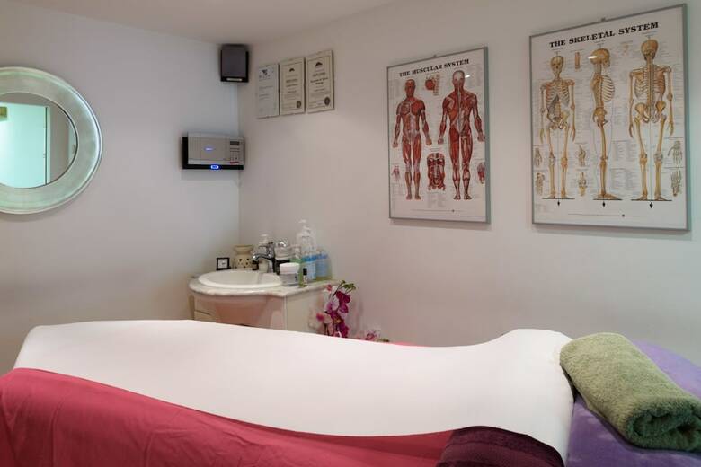 Pearly Grey Ocean Club Apartments & Suites