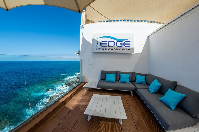 Pearly Grey Ocean Club Apartments & Suites
