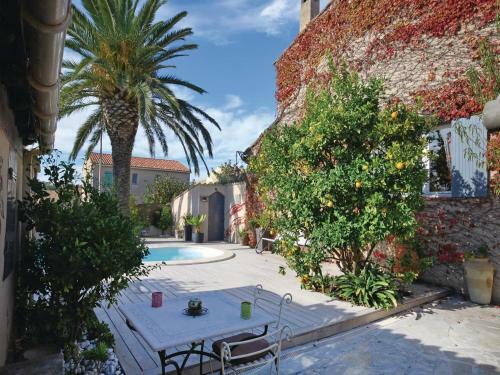 Holiday Home Sanary Sur Mer With Fireplace 05