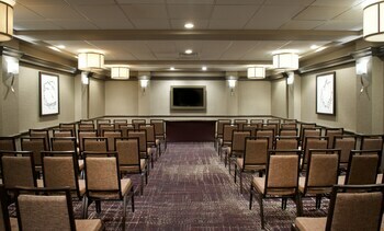 Hotel Embassy Suites Philadelphia - Airport