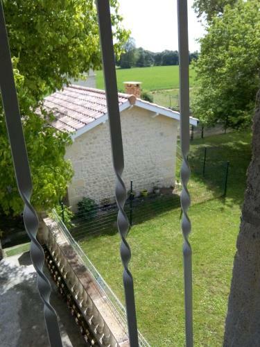 Bed & Breakfast Chambres D'h�tes Ch�teau Pierre De Montignac