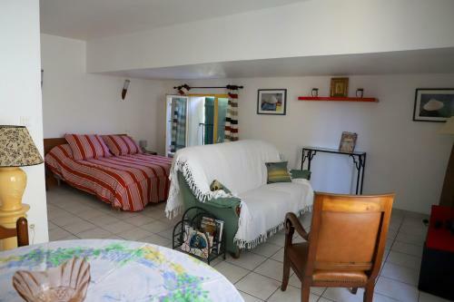Mas De Bellegou Bed And Breakfast