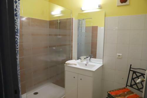Mas De Bellegou Bed And Breakfast