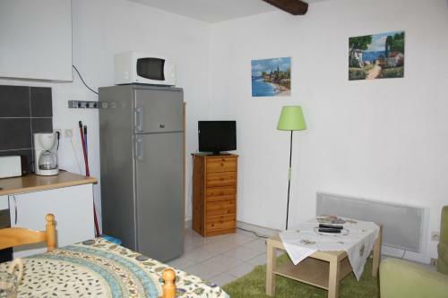 Mas De Bellegou Bed And Breakfast