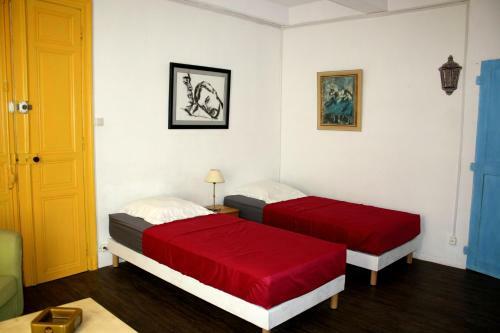 Mas De Bellegou Bed And Breakfast