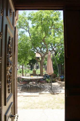 Mas De Bellegou Bed And Breakfast