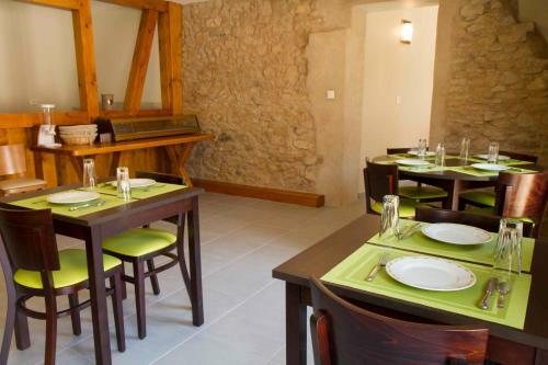 Bed & Breakfast La Griffe � Foin Au Restaurant Raisin D'or