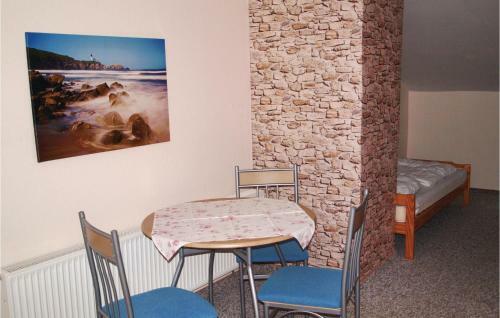 Three-bedroom Holiday Home In Gohren-lebbin Ot U.