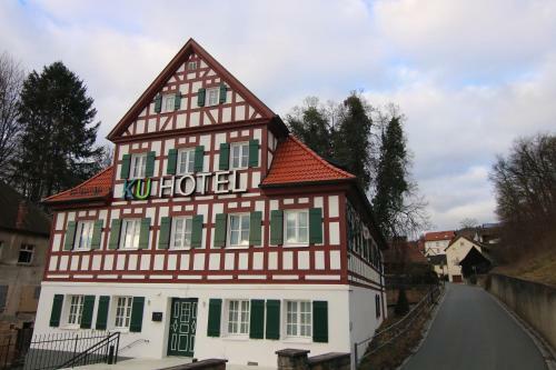 Ku Hotel
