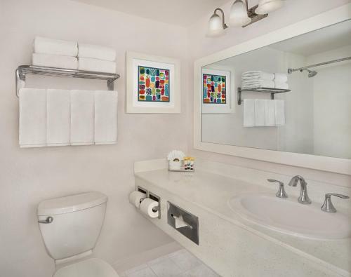 Anaheim Plaza Hotel And Suites