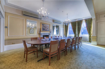 Hotel Richmond Gate