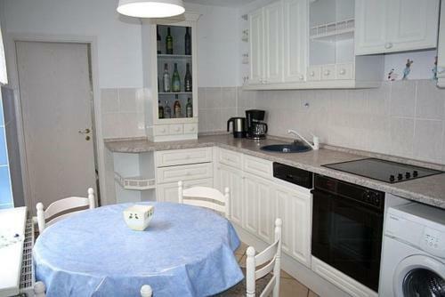 One-bedroom Apartment In Putbus I