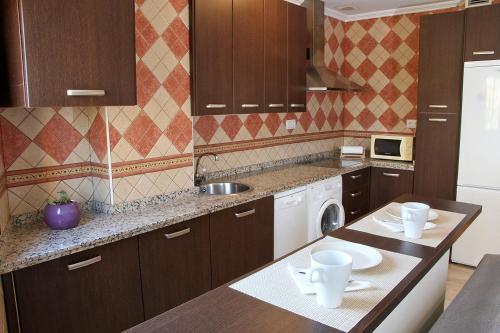 Apartamentos Puente Miraflores