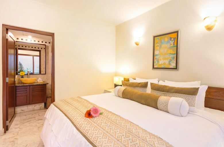 Maya Villa Condo Hotel