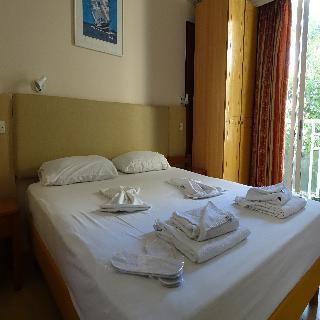 Bristol Hotel & Apartments