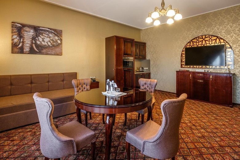 Peking Hotel