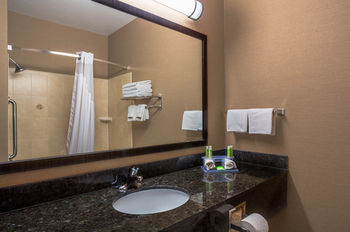 Holiday Inn Express Hotel & Su