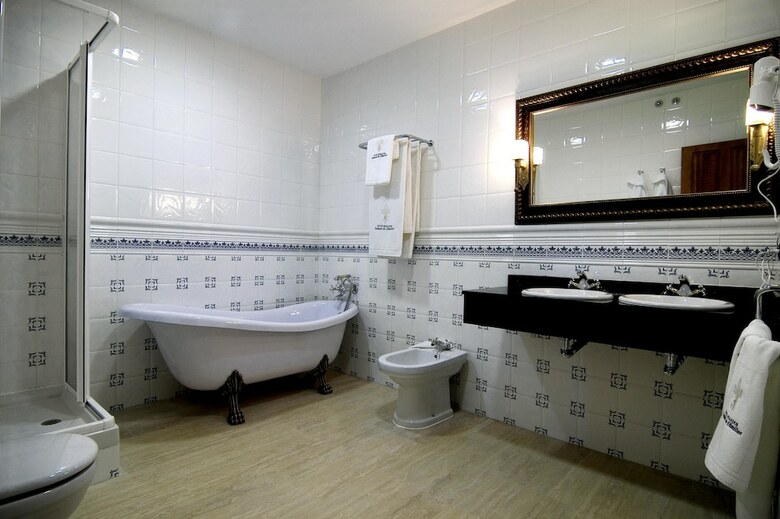 Hotel Se�orio De Olmillos