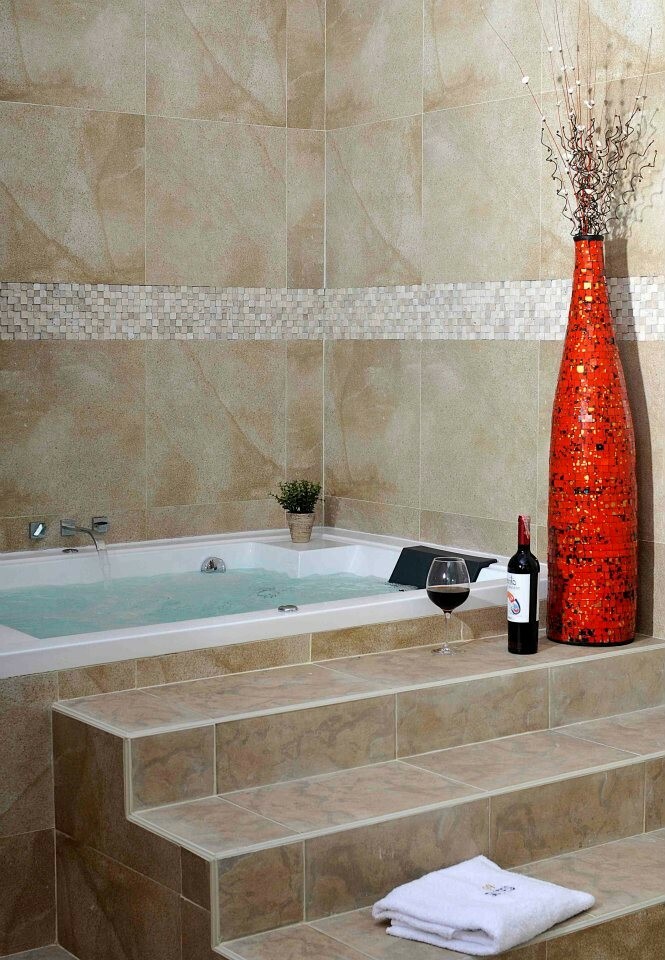 Hotel Suites 109