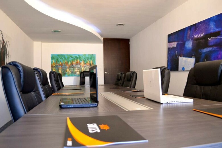 Hotel Suites 109