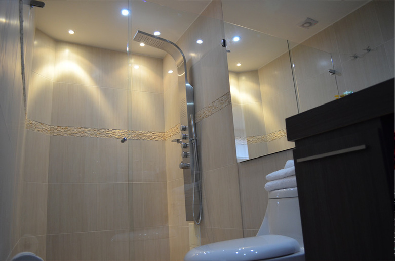 Hotel Suites 109