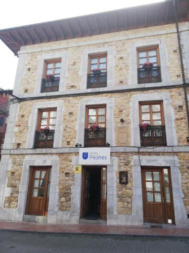 Hotel Pilo��s