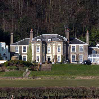 New House Country Hotel