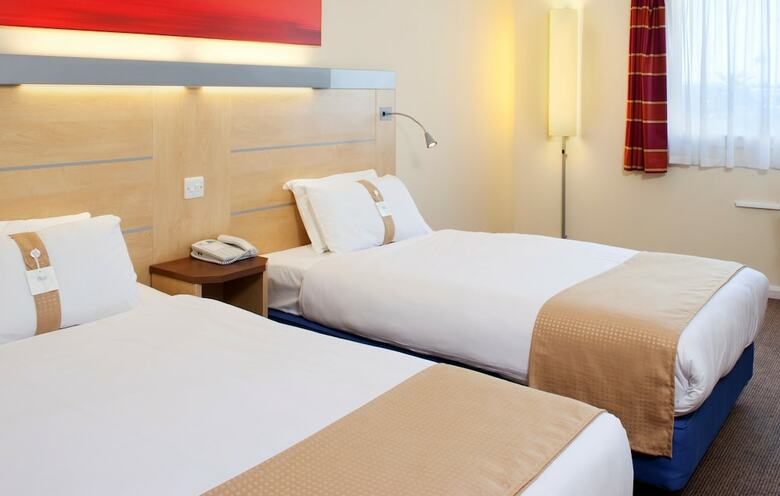 Hotel Holiday Inn Express Cardiff Airport