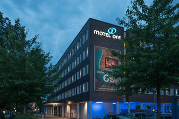 Hotel Motel One Hamburg Airport