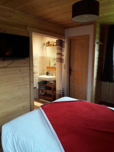 Bed & Breakfast Chalet Sous Le Jora - Chambres D'h�tes