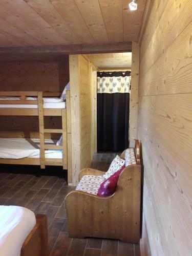 Bed & Breakfast Chalet Sous Le Jora - Chambres D'h�tes