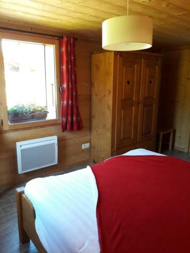 Bed & Breakfast Chalet Sous Le Jora - Chambres D'h�tes