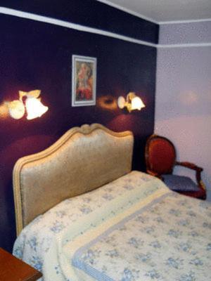 Hostal Lille Louvre Hotel