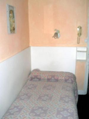 Hostal Lille Louvre Hotel