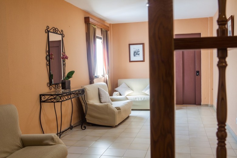 Hotel Tres Jotas