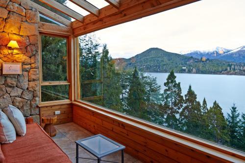 Peninsula Petit Hotel