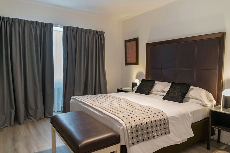 Tolosa Hotel