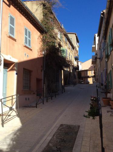 Maison de Village Dans Le Coeur de Saint Tropez