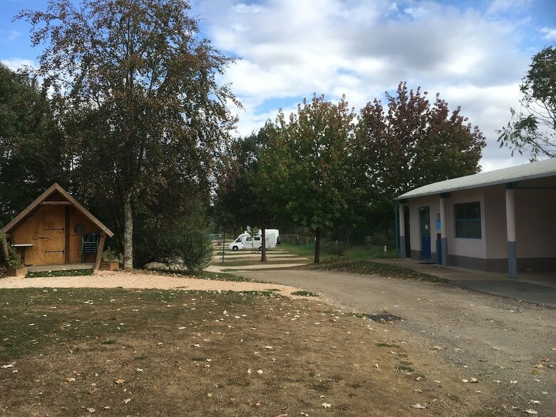 Lodge Camping De Tournus - Drole De Cabane