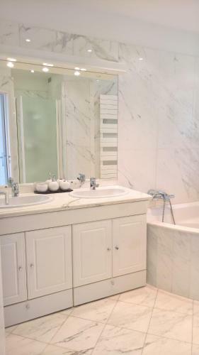 Apartamento Luxurious Flat With Stunning View On Boulevard Napol�on III