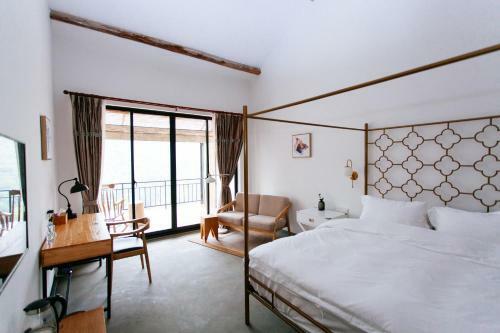 Black Jewels Inn