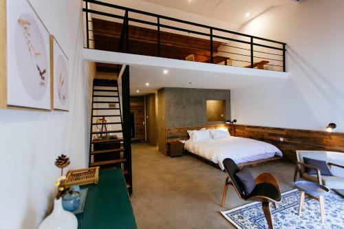 Black Jewels Inn