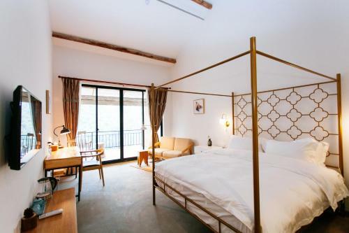 Black Jewels Inn