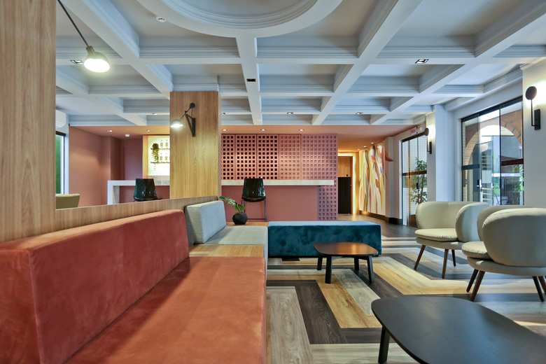 Hm Plaza Hotel