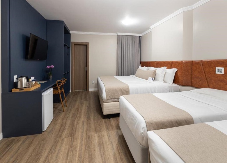 Hm Plaza Hotel