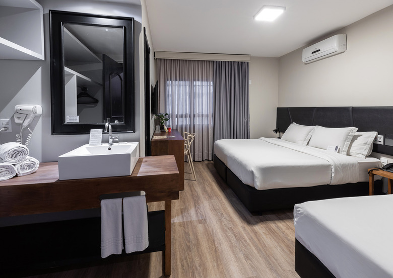 Hm Plaza Hotel