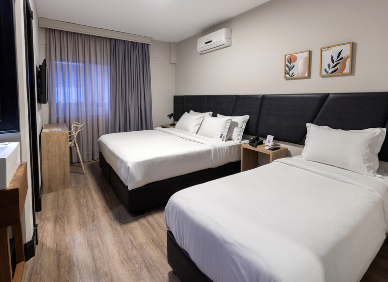Hm Plaza Hotel