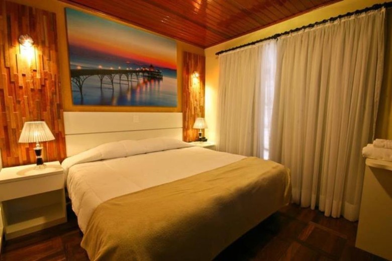 Chris Park Hotel