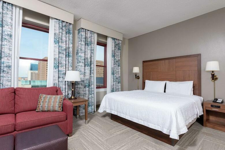 Hotel Hampton Inn Downtown, Across From Circle Center